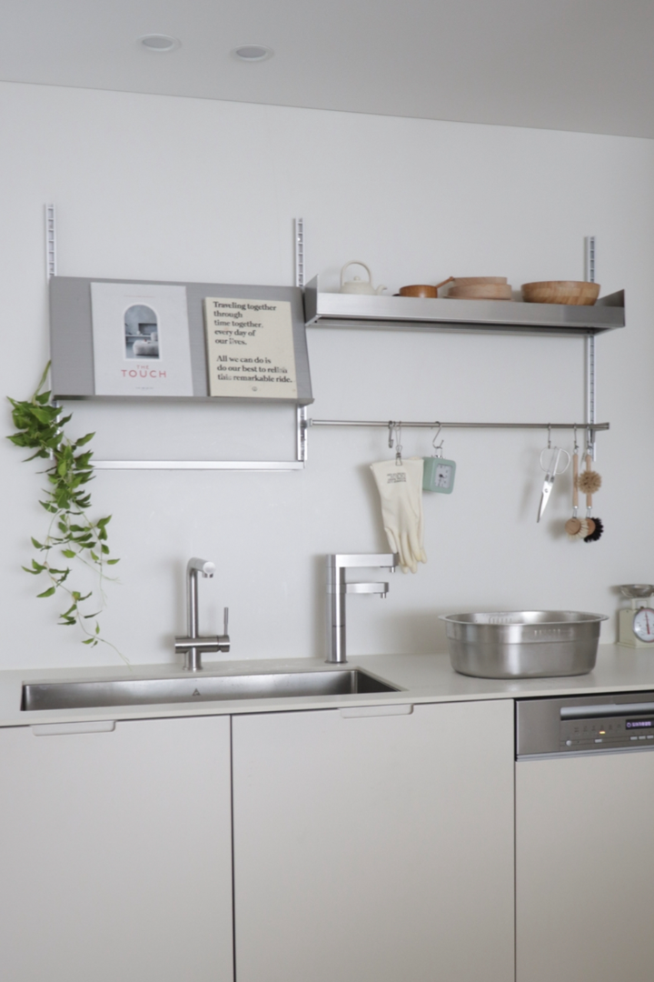 DINING SHELVING 01 - STAINLESS STEEL